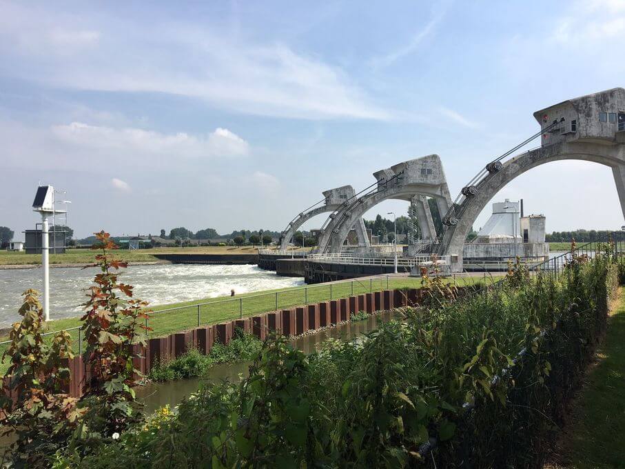 Rubber profielen voor (renovatie) stuwensemble Nederrijn en Lek Rubber profielen voor (renovatie) stuwensemble Nederrijn en Lek