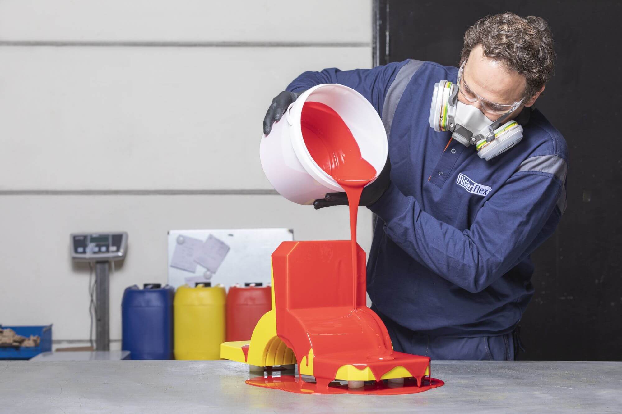 Polyurethane coating and lining Polyurethane coating and lining